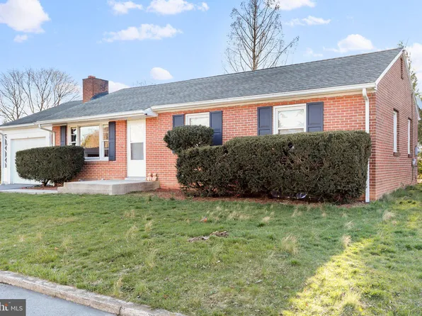 130 Downey Dr, Chambersburg, PA 17202