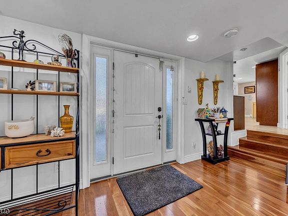 4th image of 160 Stanton Rd