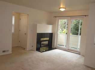 8821 Stone Ave N APT C, Seattle, WA 98103