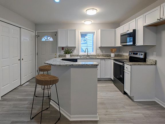 4th image of 1512 N Humboldt Ave #7