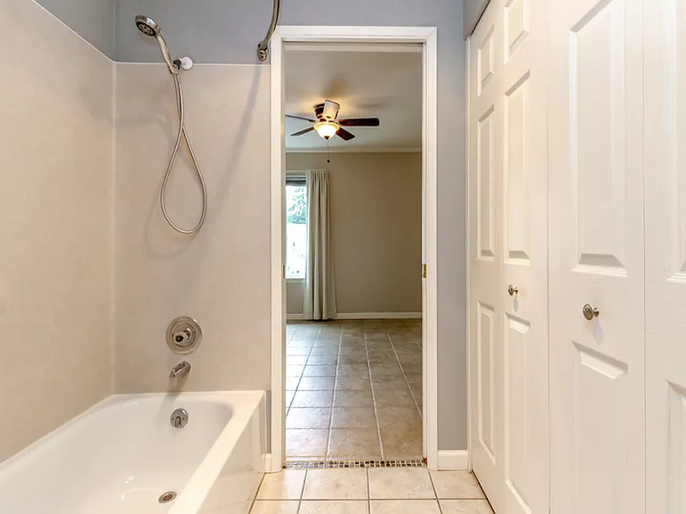 625 N Jackson Ave #B42 — Photo 24