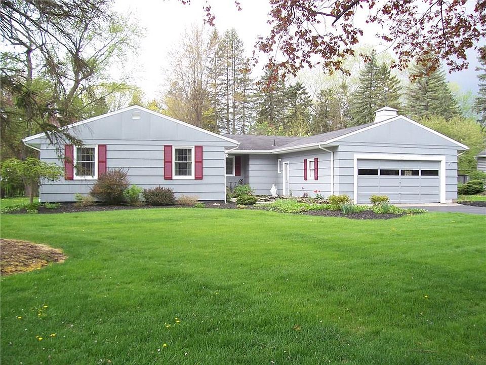 1st image of 20 Rollingwood Dr