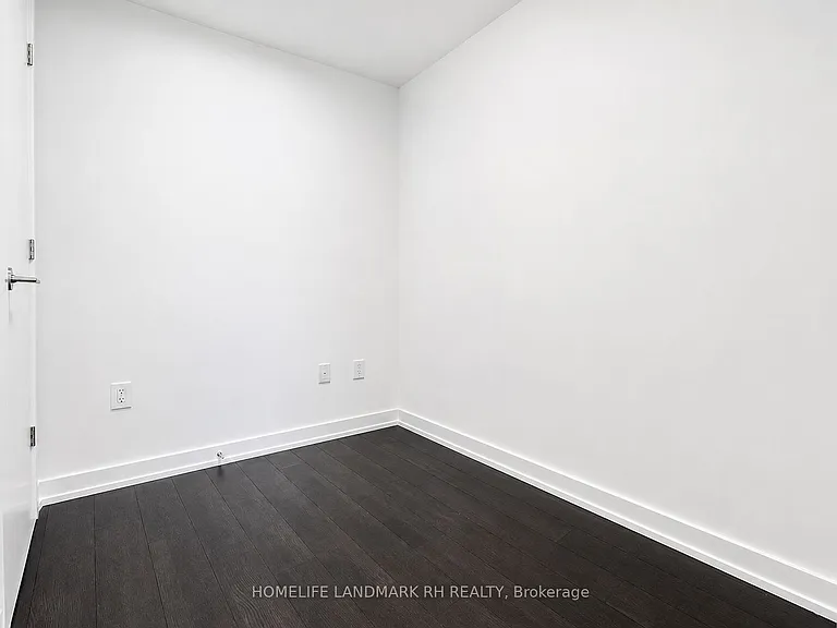 39 Roehampton Ave #2301 — Photo 11