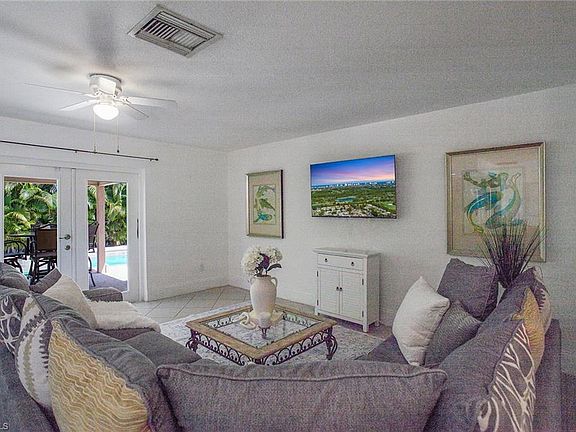 2nd image of 2635 Poinciana DR