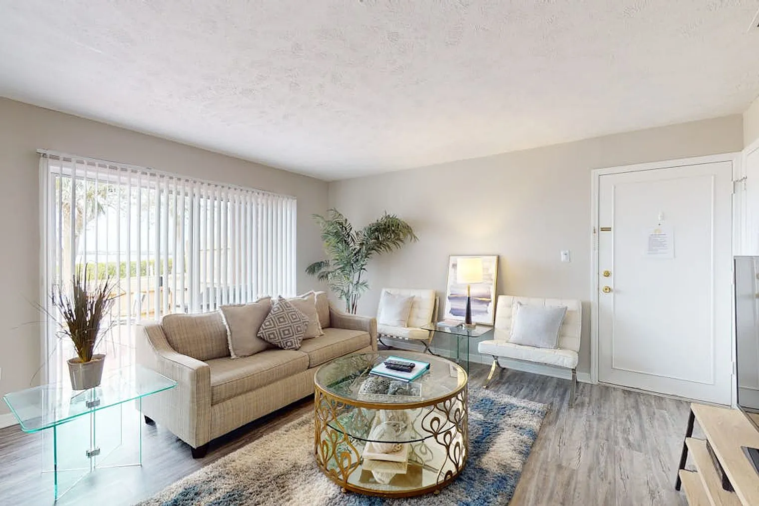 2 bed, 1.0 bath, 1033 sqft, $2,511 — Photo 1