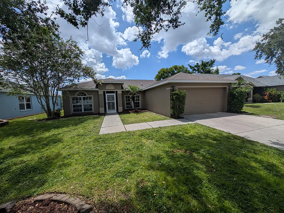 4223 Donnington Dr