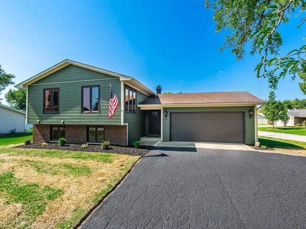 1107 N Hiawatha Dr, Syracuse, IN 46567