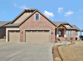 1102 E Waterview Dr, Andover, KS 67002