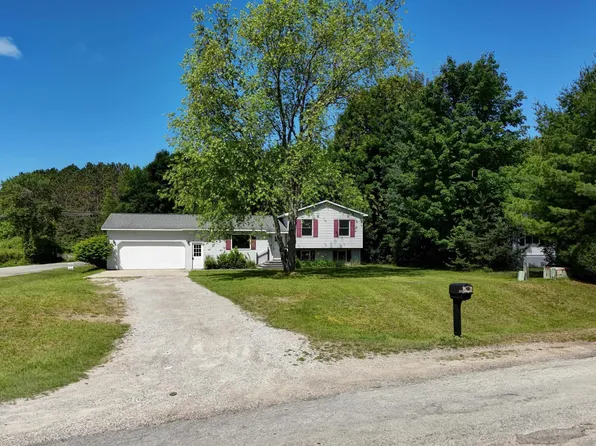2575 Reily Ct, Traverse City, MI 49685