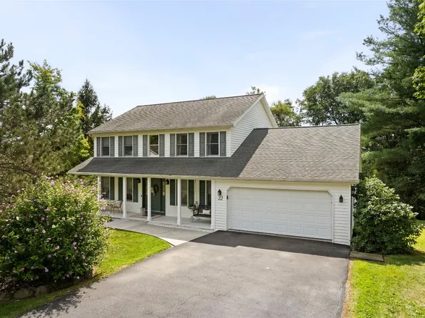 22 Travis Dr, Binghamton, NY 13904