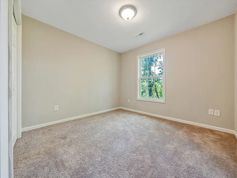 6852 Woodcreeper Dr — Photo 21