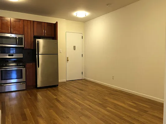 Rented by Realty 2000 Corp | media 22