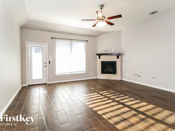 2nd image of 3912 Driftwood Ln