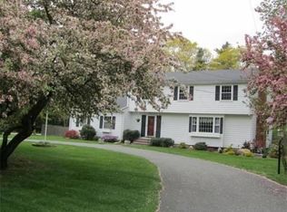 121 Briar Ln, Westwood, MA 02090
