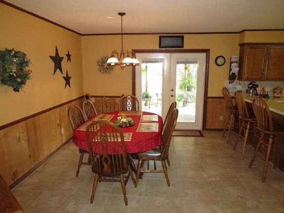 4th image of 33 Antlers Ln