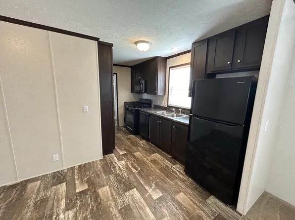 118 Texas, Belleville, MI