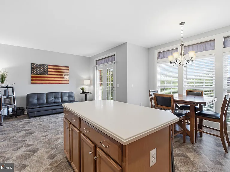 8439 Kirby Lionsdale Dr — Photo 3