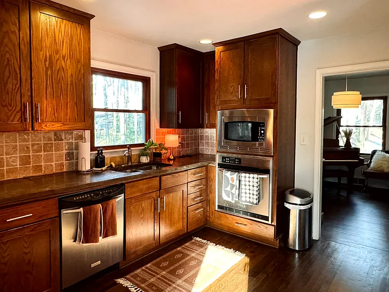 2056 Lenox Rd NE — Photo 19