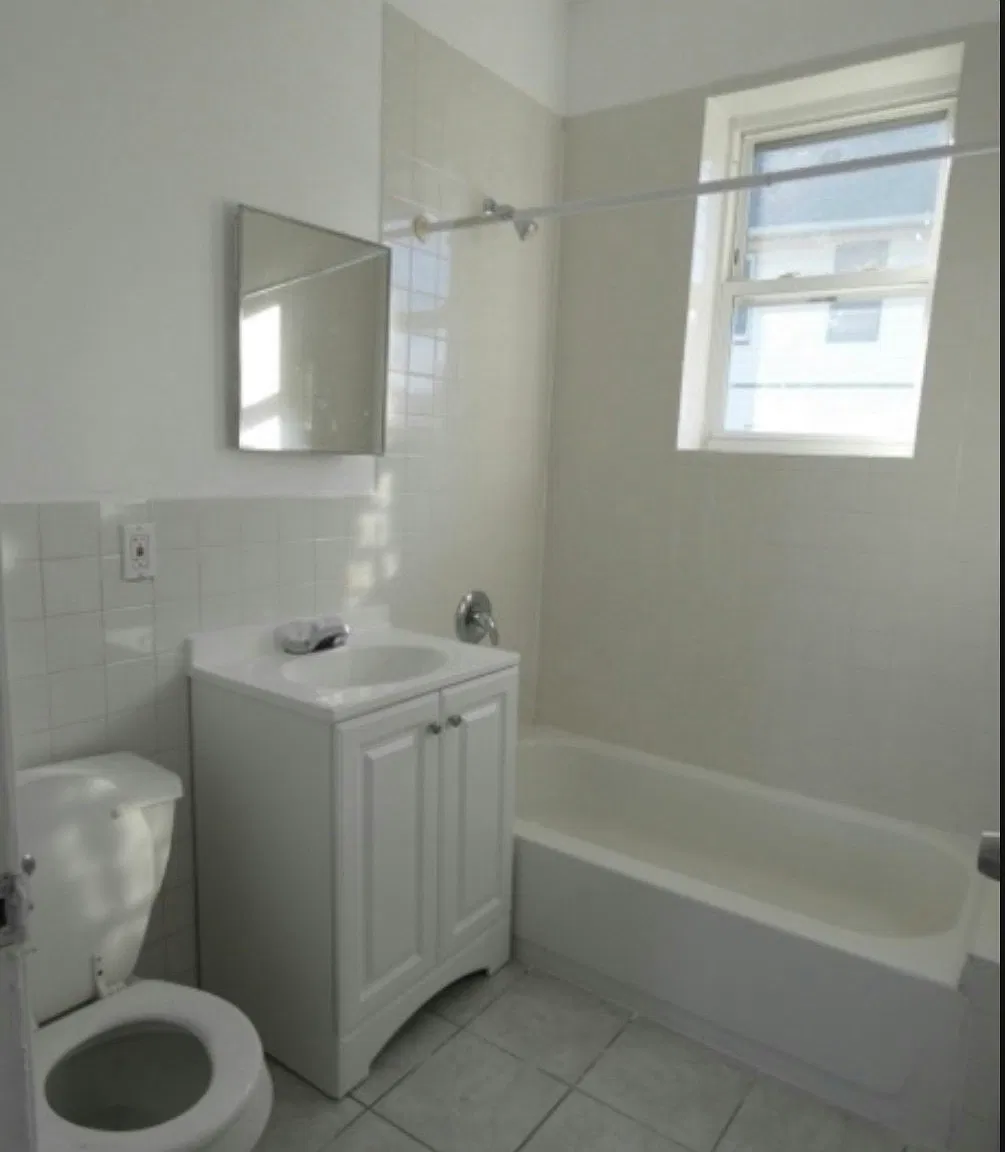 1126 Drake Avenue, Unit 1F — Photo 3