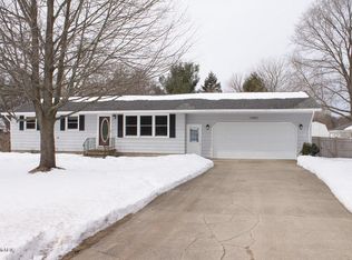 15231 Channel Rd, Grand Haven, MI 49417