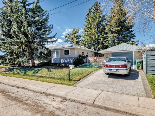 4810 E Forego Ave SE, Calgary, AB T2A 2C3