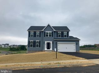 105 Fieldstone Dr #17, Hanover, PA 17331