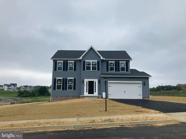 105 Fieldstone Dr #17, Hanover, PA 17331