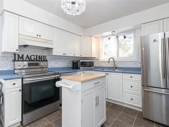 2834 Sooke Rd, Langford, BC V9B 4J9