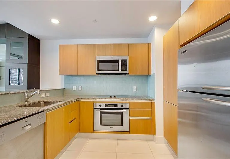 1050 Brickell Ave #3222 — Photo 2