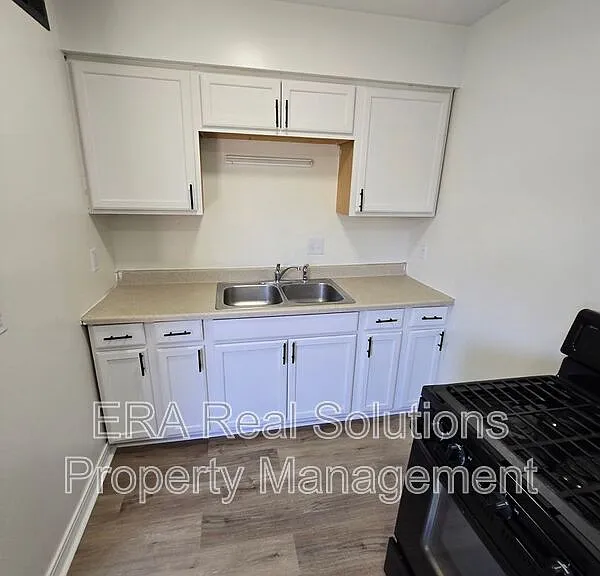 1911 Denune Ave #D — Photo 8