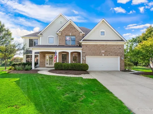 438 Mallard Point Dr, North Aurora, IL 60542