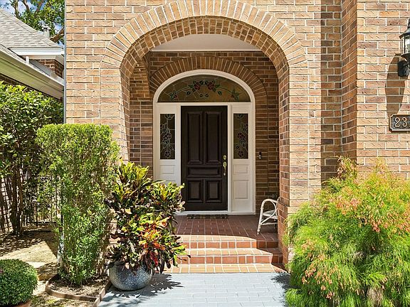2nd image of 231 Sugarberry Cir