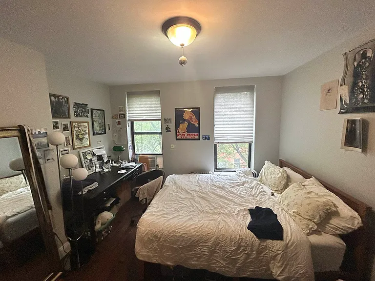 265 E 10th St #7 — Photo 6