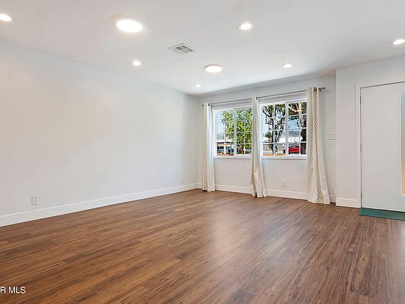 3rd image of 3142 Casitas Ave