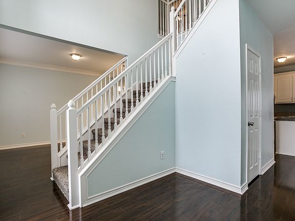 4th image of 1418 Wallace Dr