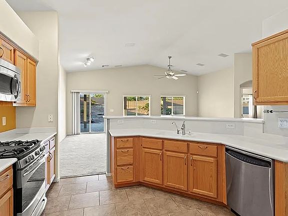 4th image of 204 Hunters Paradise Ave