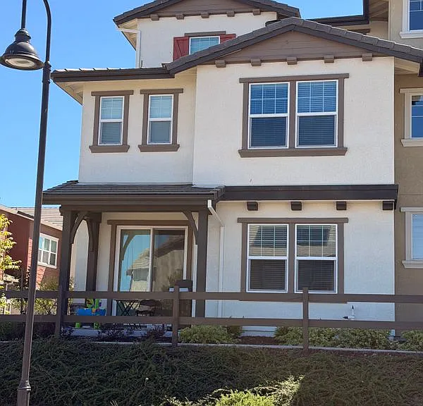 12101 Almeria Way — Photo 2