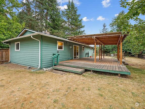 4th image of 10352 66th Avenue E