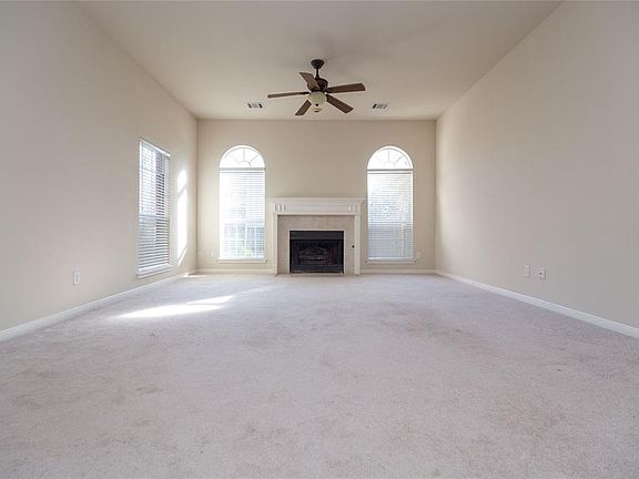 2nd image of 3012 Buena Vista Dr