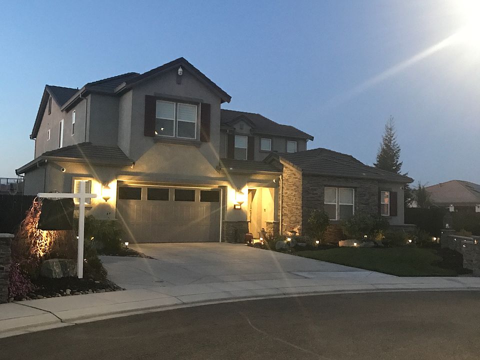 2nd image of 2453 Granite Peak Pl