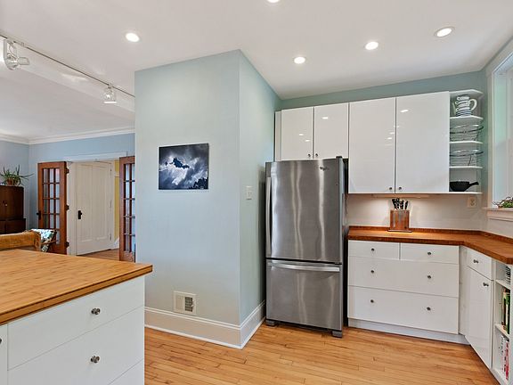 5th image of 5733 N Jersey Ave