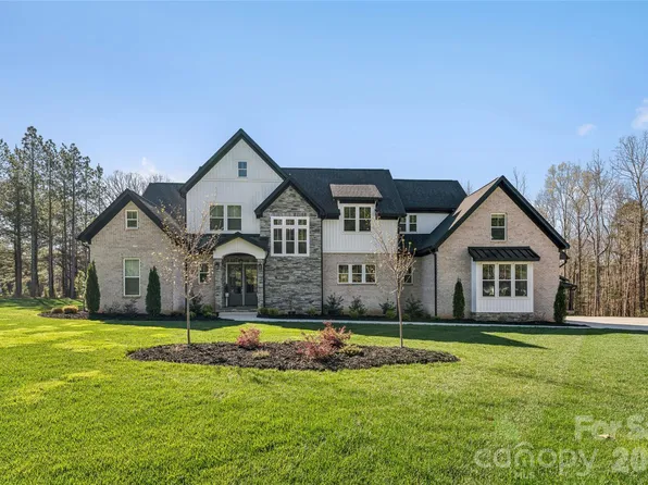 6615 Farmstead Ln, Concord, NC 28027