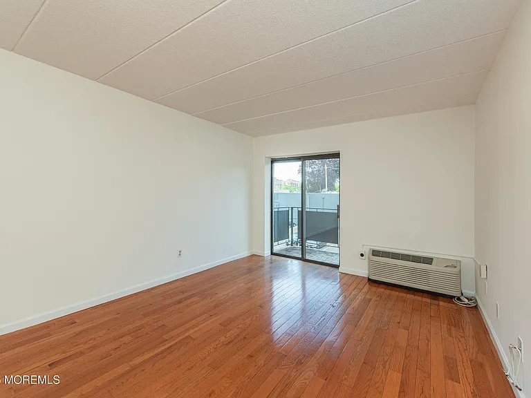 5 Linden St #3J — Photo 4