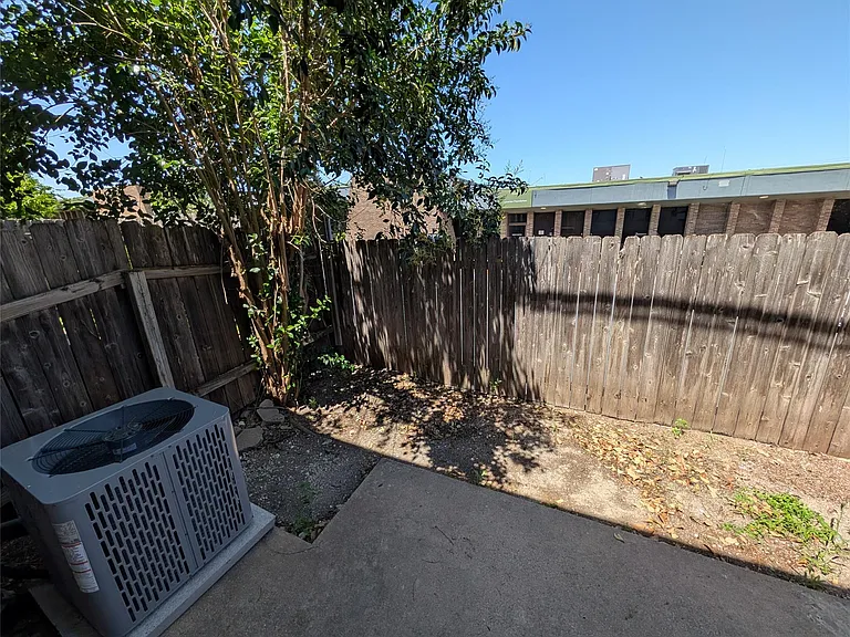 7800 Northcrest Blvd #204 — Photo 28