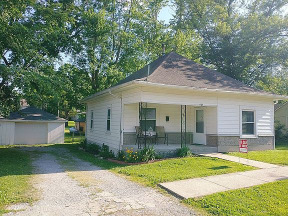Driveway and Detach Garage