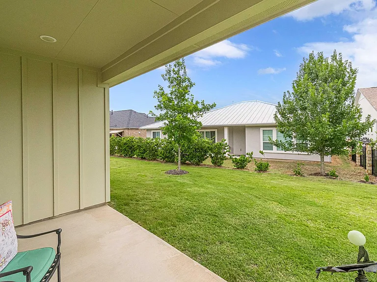115 Laughing Pear Cv — Photo 34