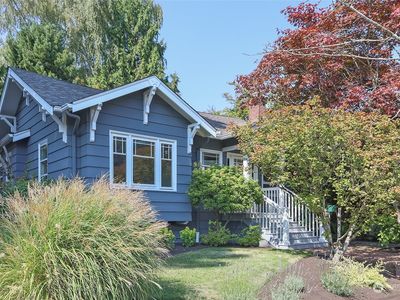 2407 25th Avenue E, Seattle, WA, 98112