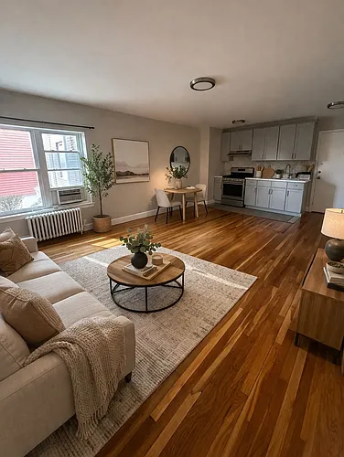 147 W Jersey St Photo 1