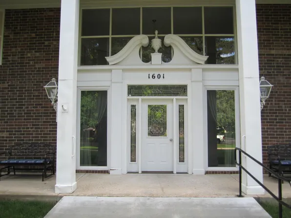 1601 Ohio Ave SW APT 101, Huron, SD 57350