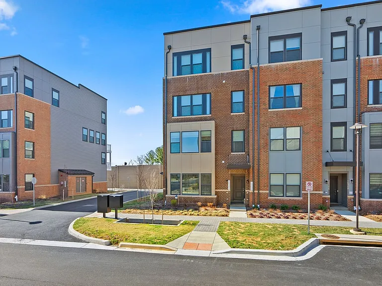 16302 Connors Way #21 — Photo 36